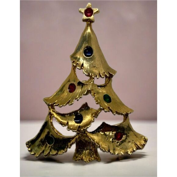 Vintage Gerry’s Christmas Brooch Set – 5 Holiday Pins: Bells, Reindeer, tree - Picture 8 of 15